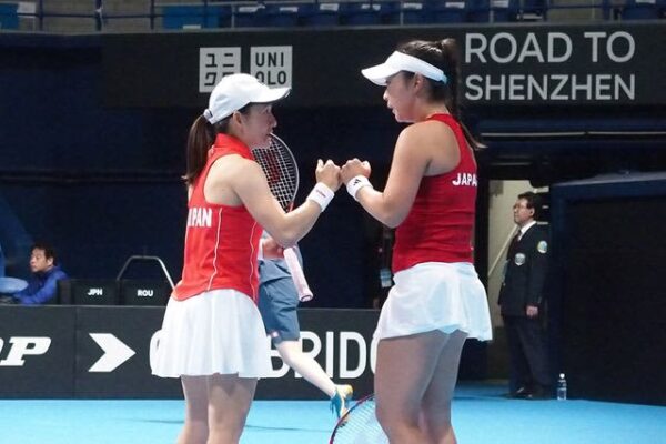 青山修子／穂積絵莉のダブルスも勝利し日本は3勝0敗でルーマニアを下す！杉山愛監督「今日の喜びは全部の試合が終わってから」と気持ちを引き締める[女子国別対抗戦BJK杯]